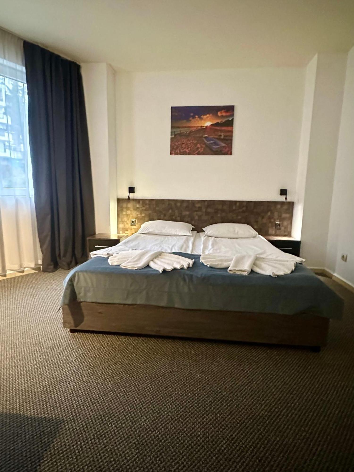 Hotel Brilliance Varna Esterno foto