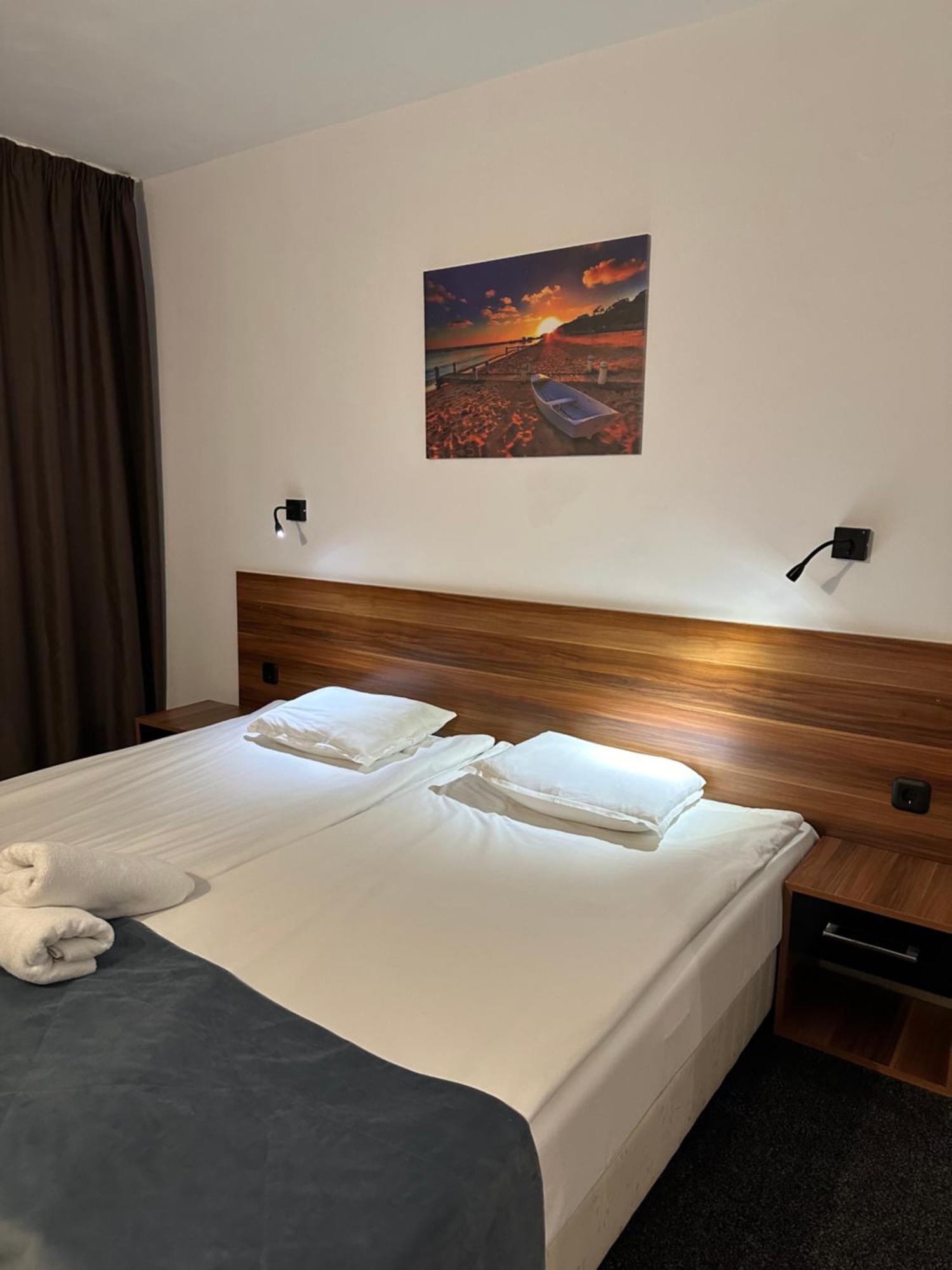 Hotel Brilliance Varna Esterno foto