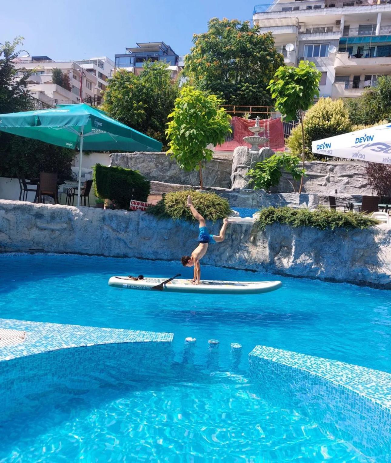 Hotel Brilliance Varna Esterno foto